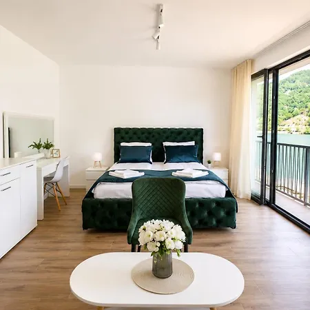 Vila Lago Verde *